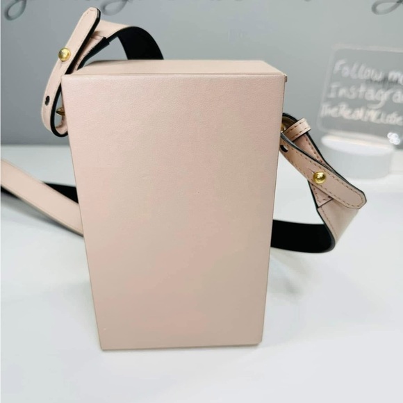 FENDI Pink Vertical Crossbody Logo Box Bag - Picture 5 of 16